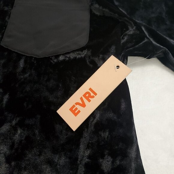 EVRI mineral black velvet pocket tee size 1X - Picture 4 of 8